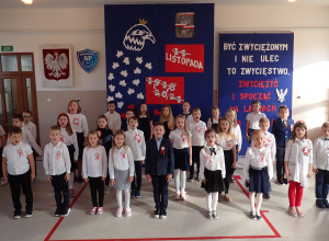 # Szkoła do hymnu